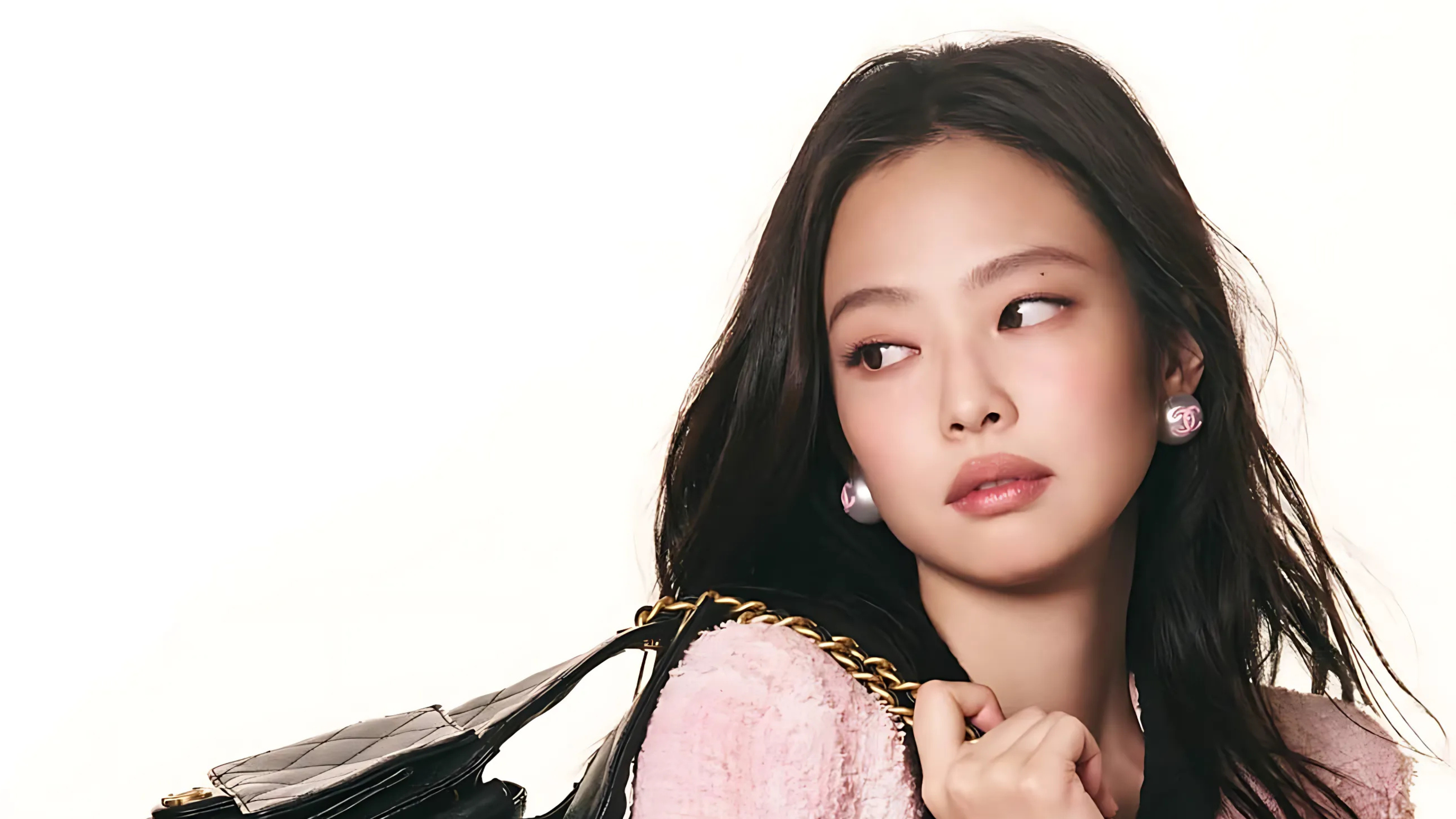 Jennie Joins Dua Lipa as the Face of the CHANEL 25 Handbag Campaign