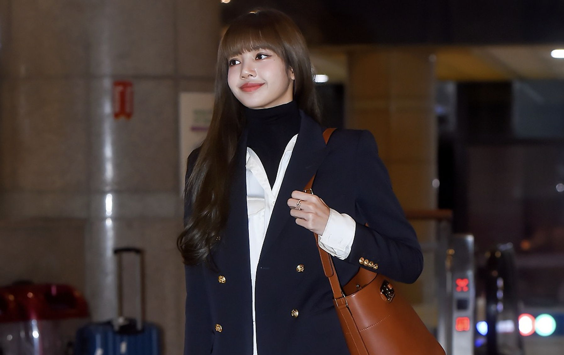 How to Dress Up Your Denim with Celine like Lisa from Blackpink