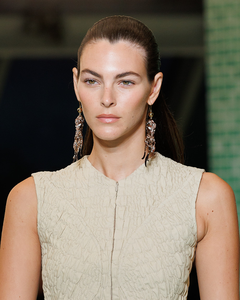 TB_SS25_SHOW_RUNWAY_DETAIL_DL_0122