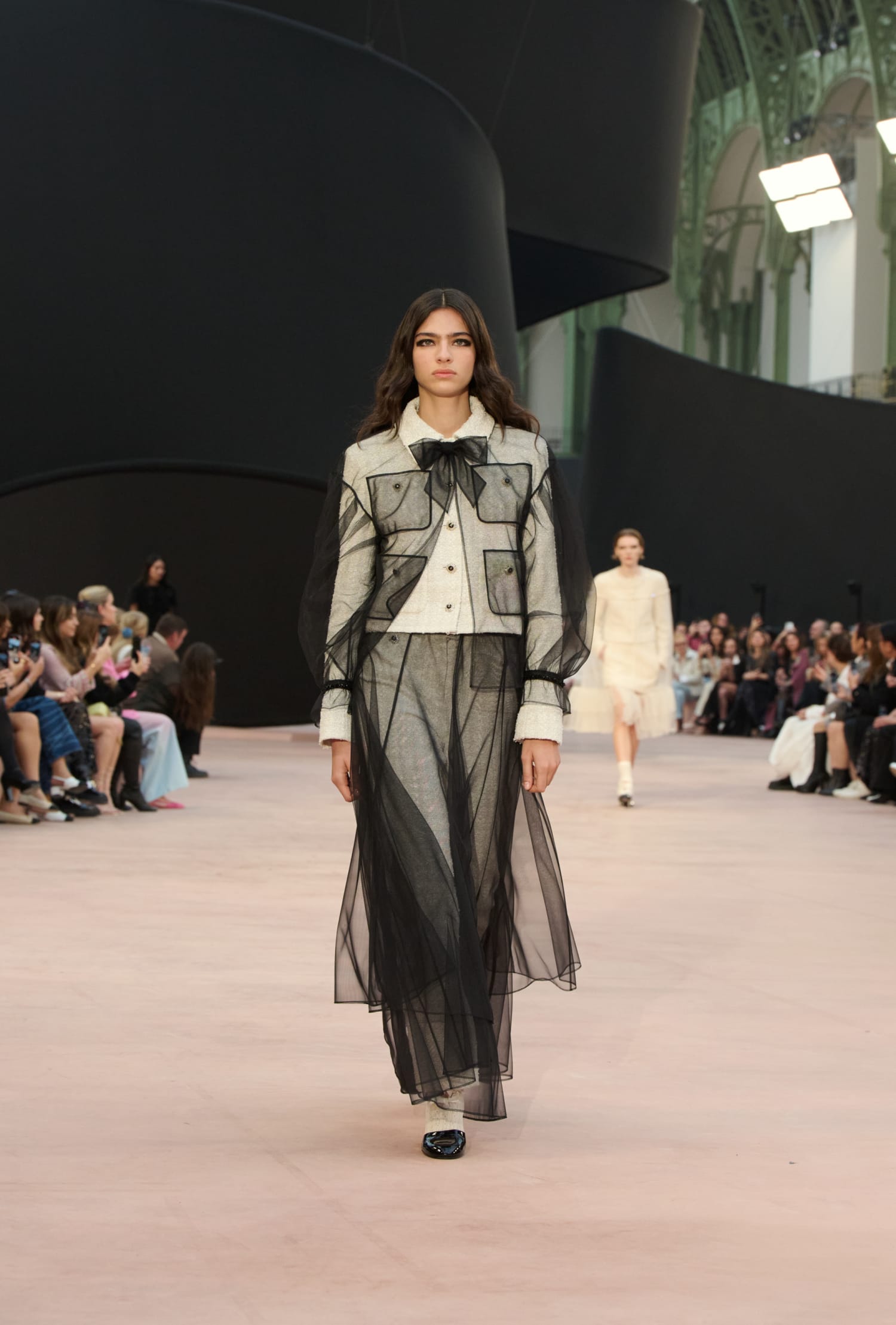 chanel_fw-2025-26-rtw-copyright-chanel-look-02-LD