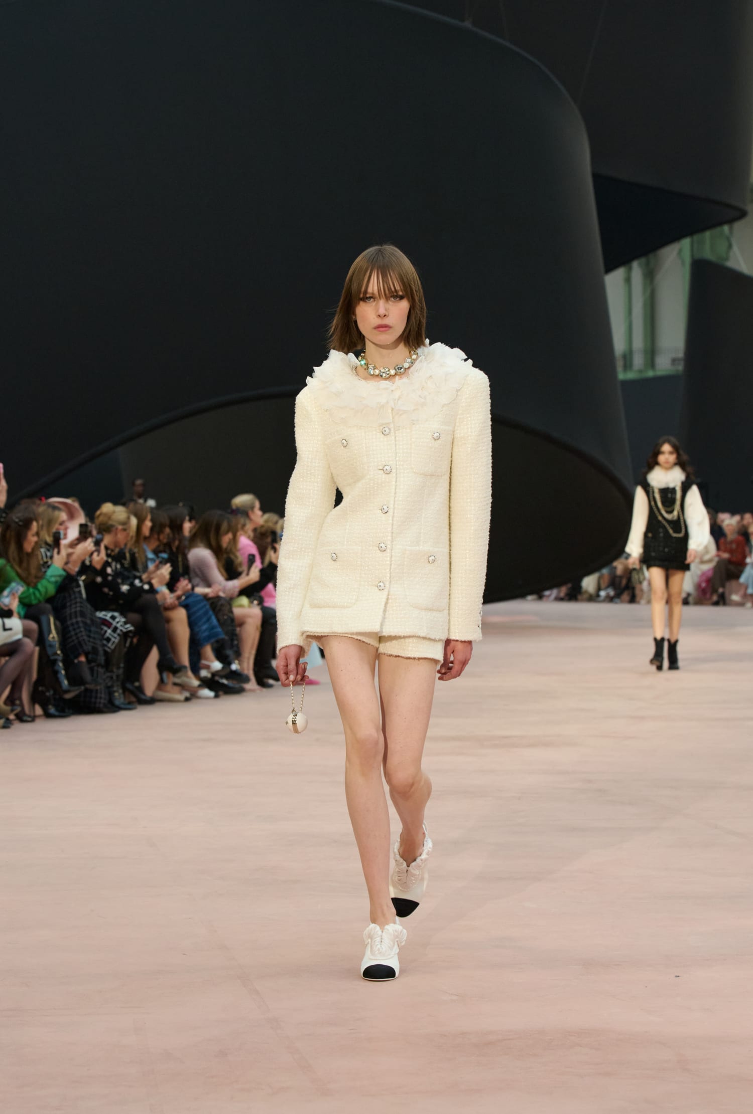 chanel_fw-2025-26-rtw-copyright-chanel-look-12-LD