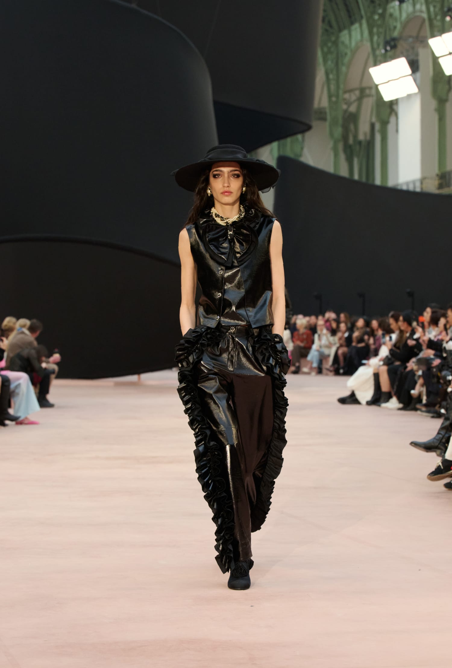 chanel_fw-2025-26-rtw-copyright-chanel-look-41-LD