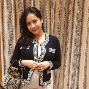 CHIC PREGNANCY STYLE IN TORY BURCH: NAGITA SLAVINA & NIKITA WILLY